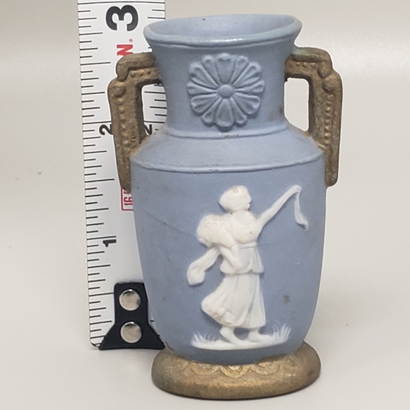 Vintage Porcelain Japanese Mini Vase - Picture 8 of 9